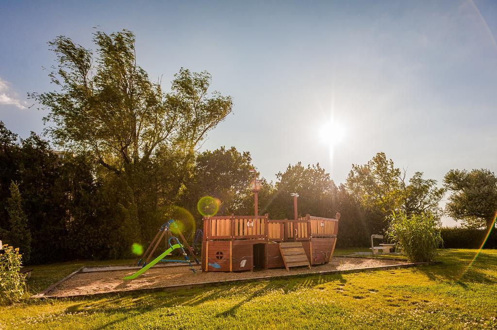Milan Apartmanok Siófok Exteriör bild